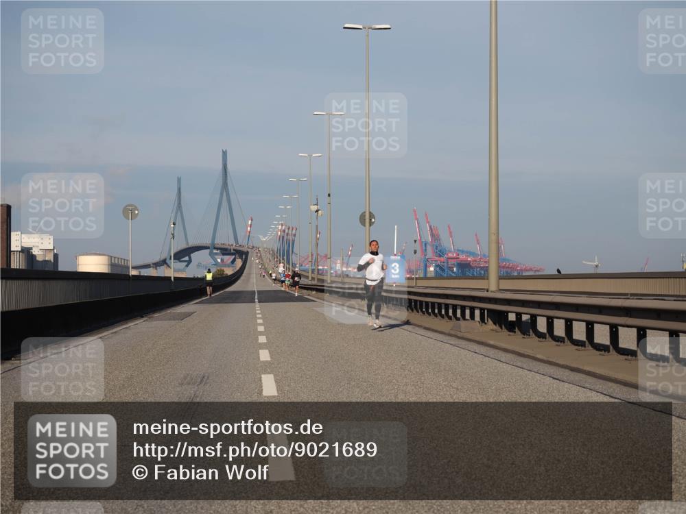 03.10.2025 - Köhlbrandbrückenlauf Fabian Wolf http://msf.ph/oto/9021689 03.10.2025 09:36:12 Position 3 3 meine-sportfotos.de