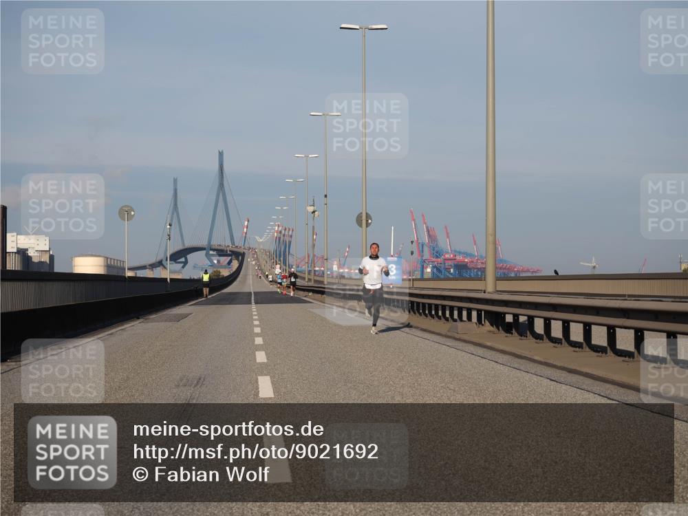 03.10.2025 - Köhlbrandbrückenlauf Fabian Wolf http://msf.ph/oto/9021692 03.10.2025 09:36:12 Position 3  meine-sportfotos.de
