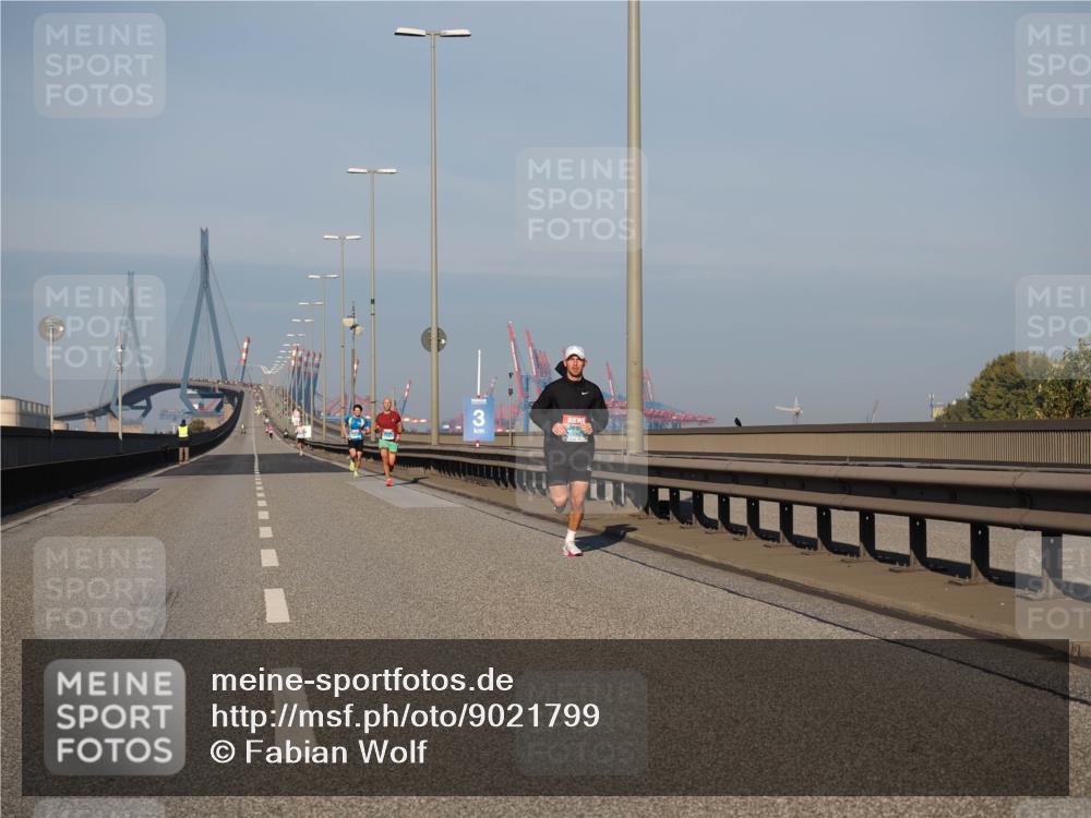 03.10.2025 - Köhlbrandbrückenlauf Fabian Wolf http://msf.ph/oto/9021799 03.10.2025 09:36:29 Position 3 3 meine-sportfotos.de