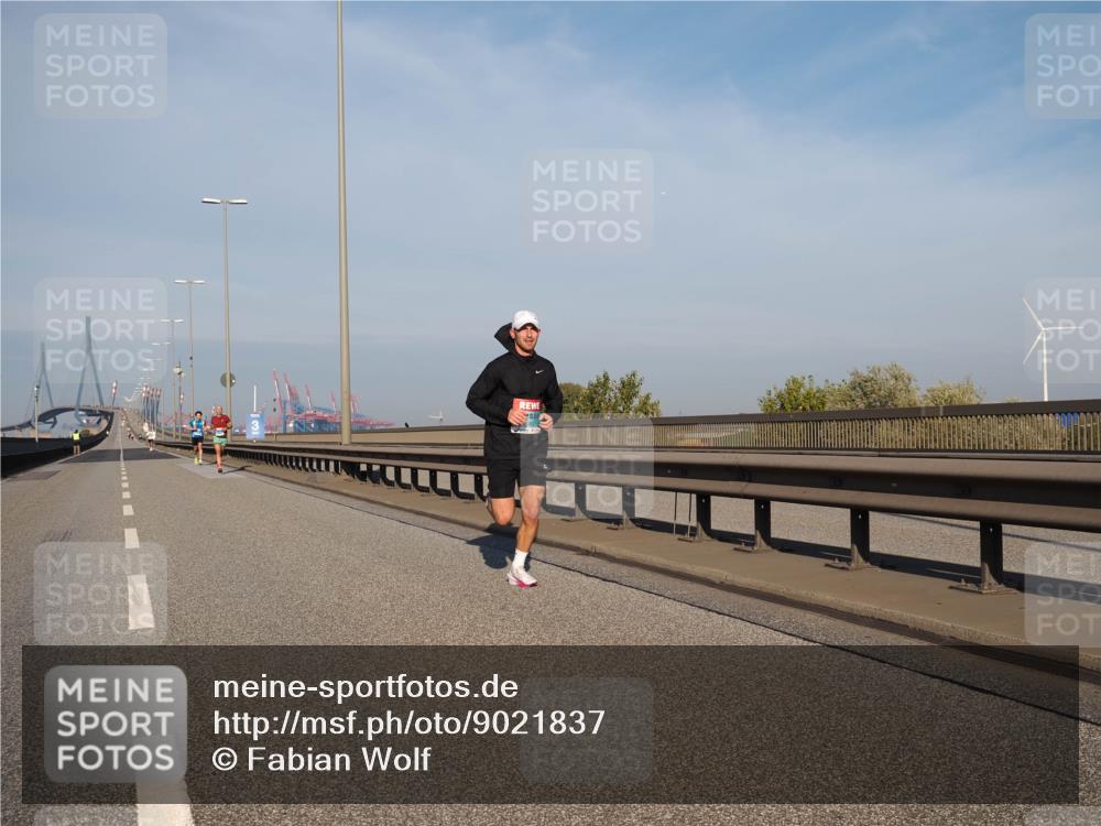03.10.2025 - Köhlbrandbrückenlauf Fabian Wolf http://msf.ph/oto/9021837 03.10.2025 09:36:32 Position 3  meine-sportfotos.de