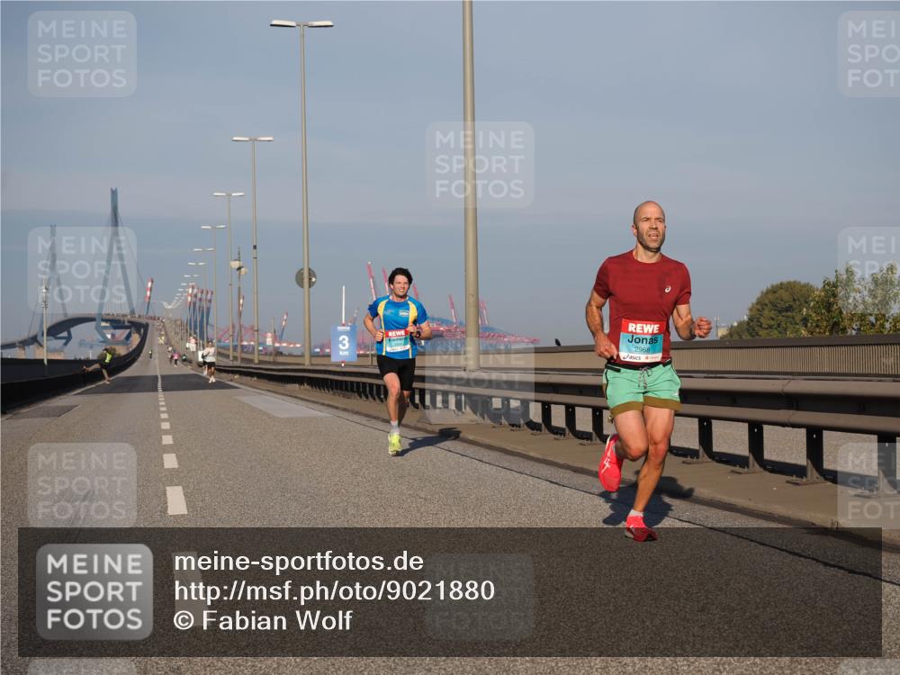 03.10.2025 - Köhlbrandbrückenlauf Fabian Wolf http://msf.ph/oto/9021880 03.10.2025 09:36:39 Position 3 3, 2968 meine-sportfotos.de