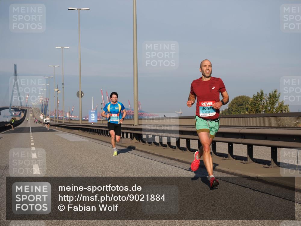 03.10.2025 - Köhlbrandbrückenlauf Fabian Wolf http://msf.ph/oto/9021884 03.10.2025 09:36:39 Position 3 3, 2968 meine-sportfotos.de