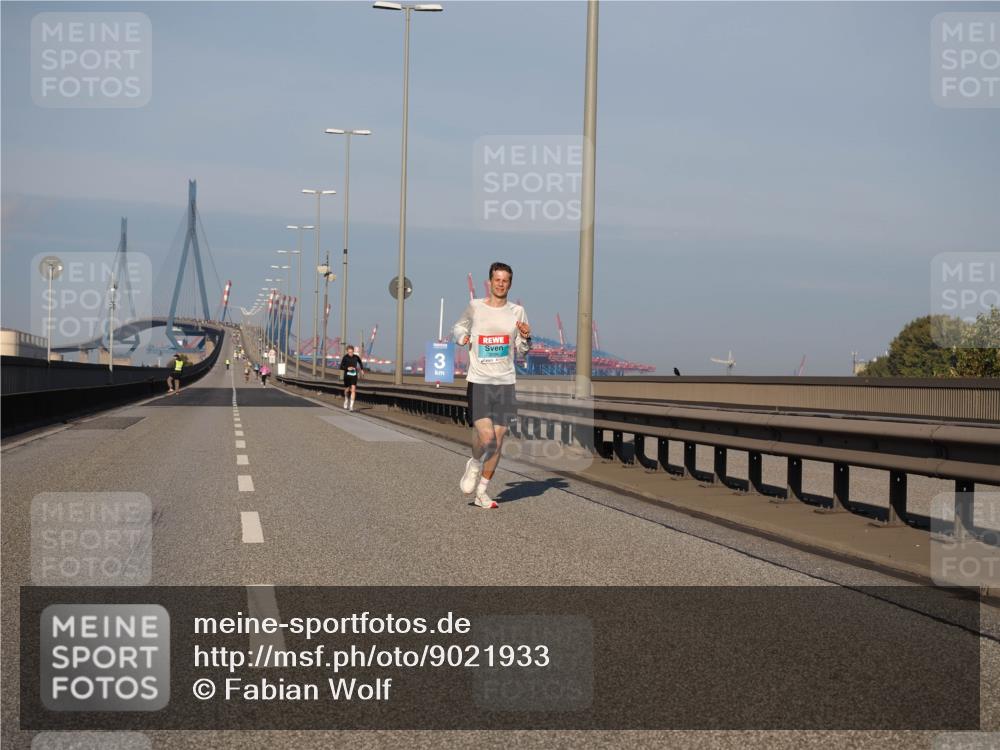 03.10.2025 - Köhlbrandbrückenlauf Fabian Wolf http://msf.ph/oto/9021933 03.10.2025 09:36:56 Position 3 3 meine-sportfotos.de