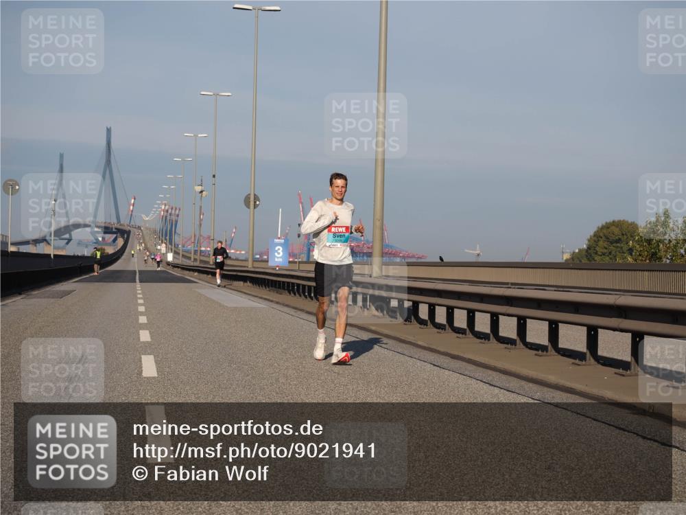 03.10.2025 - Köhlbrandbrückenlauf Fabian Wolf http://msf.ph/oto/9021941 03.10.2025 09:36:56 Position 3  meine-sportfotos.de