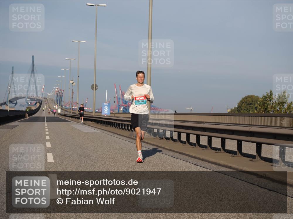 03.10.2025 - Köhlbrandbrückenlauf Fabian Wolf http://msf.ph/oto/9021947 03.10.2025 09:36:57 Position 3 3 meine-sportfotos.de