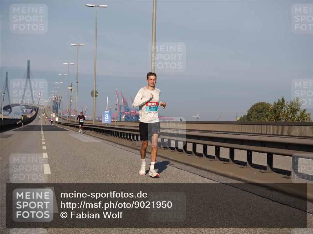 03.10.2025 - Köhlbrandbrückenlauf Fabian Wolf http://msf.ph/oto/9021950 03.10.2025 09:36:57 Position 3 3209 meine-sportfotos.de
