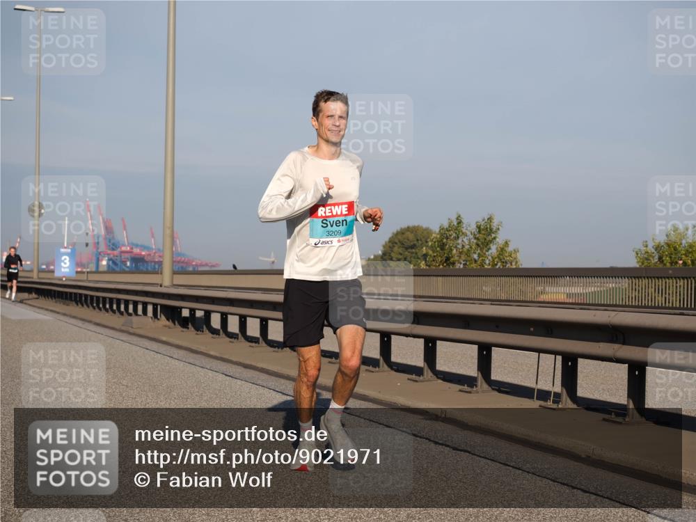 03.10.2025 - Köhlbrandbrückenlauf Fabian Wolf http://msf.ph/oto/9021971 03.10.2025 09:36:58 Position 3 3, 3209 meine-sportfotos.de