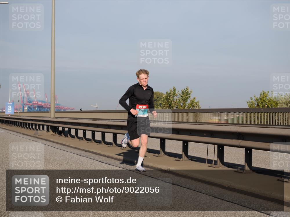 03.10.2025 - Köhlbrandbrückenlauf Fabian Wolf http://msf.ph/oto/9022056 03.10.2025 09:37:08 Position 3  meine-sportfotos.de