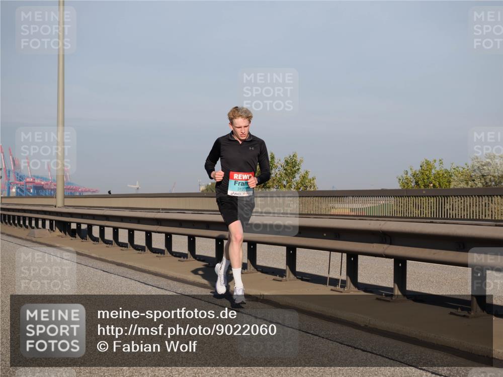 03.10.2025 - Köhlbrandbrückenlauf Fabian Wolf http://msf.ph/oto/9022060 03.10.2025 09:37:08 Position 3 3127 meine-sportfotos.de