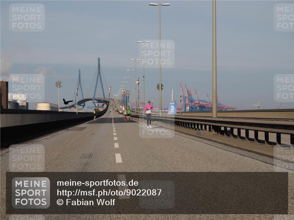 03.10.2025 - Köhlbrandbrückenlauf Fabian Wolf http://msf.ph/oto/9022087 03.10.2025 09:37:24 Position 3  meine-sportfotos.de