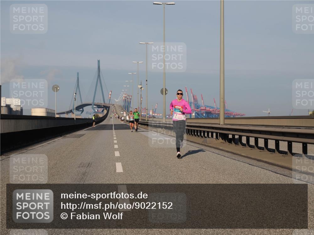 03.10.2025 - Köhlbrandbrückenlauf Fabian Wolf http://msf.ph/oto/9022152 03.10.2025 09:37:30 Position 3  meine-sportfotos.de
