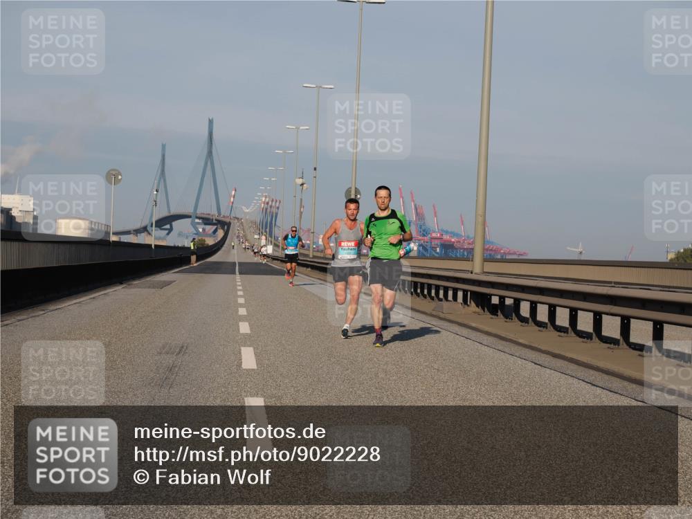03.10.2025 - Köhlbrandbrückenlauf Fabian Wolf http://msf.ph/oto/9022228 03.10.2025 09:37:39 Position 3  meine-sportfotos.de