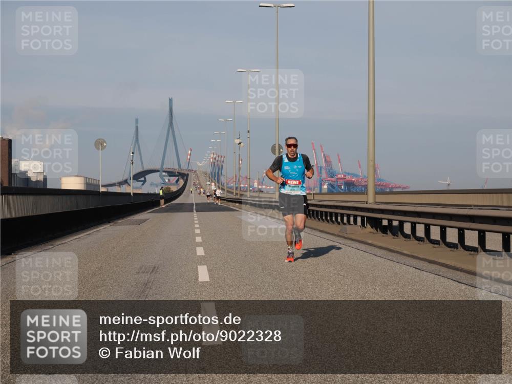 03.10.2025 - Köhlbrandbrückenlauf Fabian Wolf http://msf.ph/oto/9022328 03.10.2025 09:37:47 Position 3 1041 meine-sportfotos.de