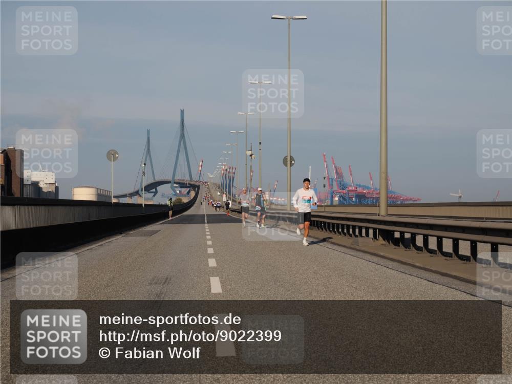 03.10.2025 - Köhlbrandbrückenlauf Fabian Wolf http://msf.ph/oto/9022399 03.10.2025 09:38:07 Position 3  meine-sportfotos.de