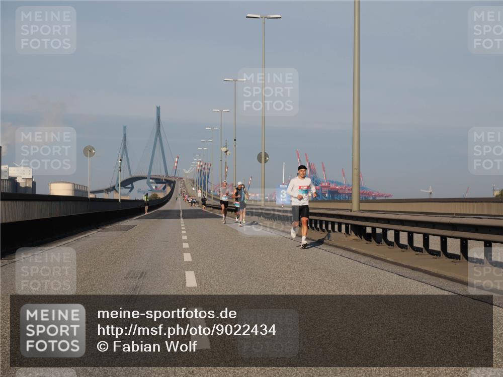 03.10.2025 - Köhlbrandbrückenlauf Fabian Wolf http://msf.ph/oto/9022434 03.10.2025 09:38:08 Position 3 3 meine-sportfotos.de