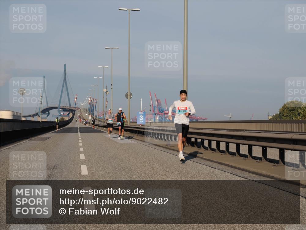 03.10.2025 - Köhlbrandbrückenlauf Fabian Wolf http://msf.ph/oto/9022482 03.10.2025 09:38:10 Position 3 3, 2176 meine-sportfotos.de