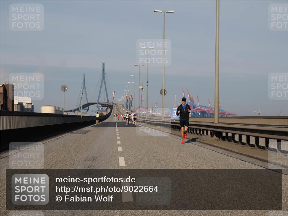 03.10.2025 - Köhlbrandbrückenlauf Fabian Wolf http://msf.ph/oto/9022664 03.10.2025 09:38:34 Position 3  meine-sportfotos.de