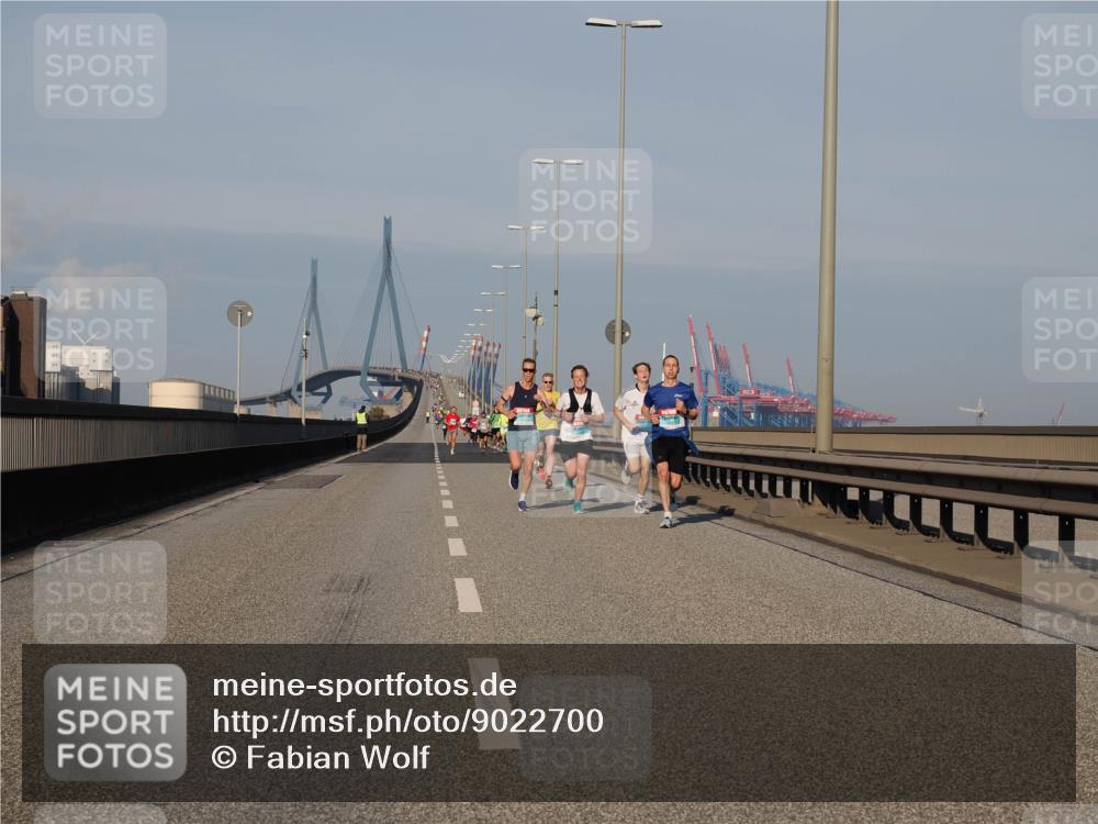 03.10.2025 - Köhlbrandbrückenlauf Fabian Wolf http://msf.ph/oto/9022700 03.10.2025 09:38:49 Position 3  meine-sportfotos.de