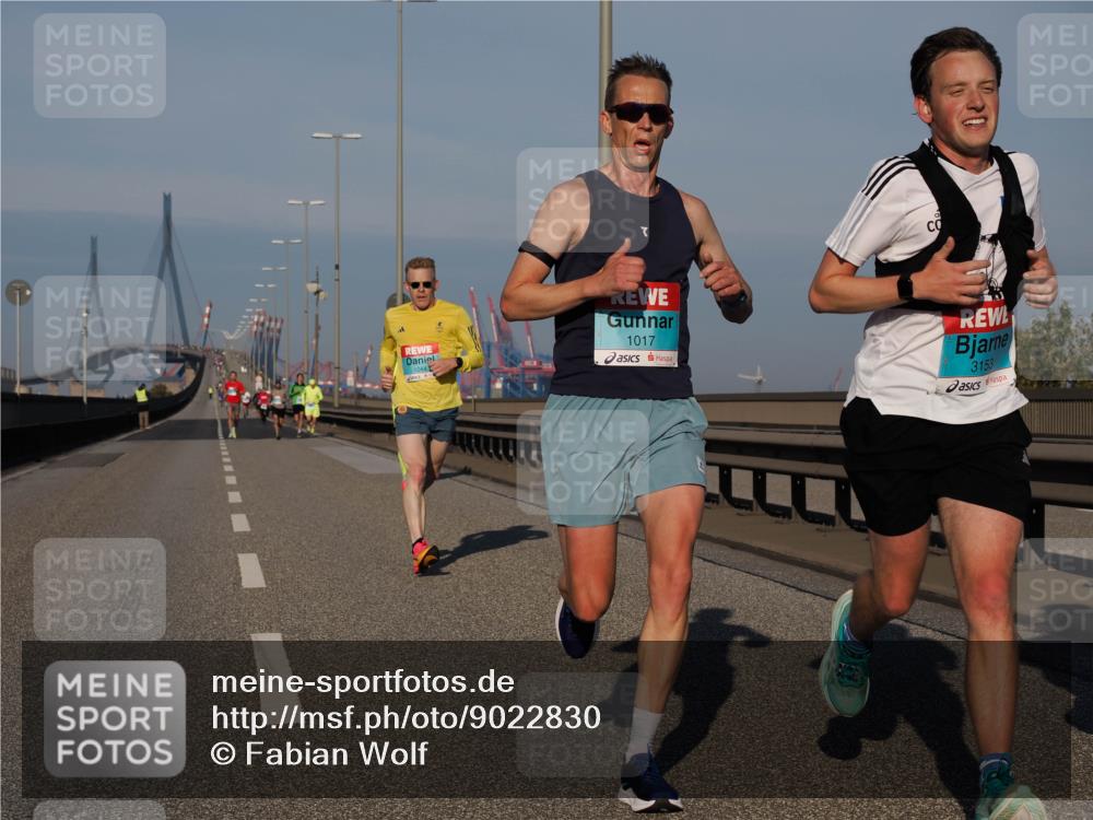 03.10.2025 - Köhlbrandbrückenlauf Fabian Wolf http://msf.ph/oto/9022830 03.10.2025 09:38:55 Position 3 1044, 1017, 3153 meine-sportfotos.de