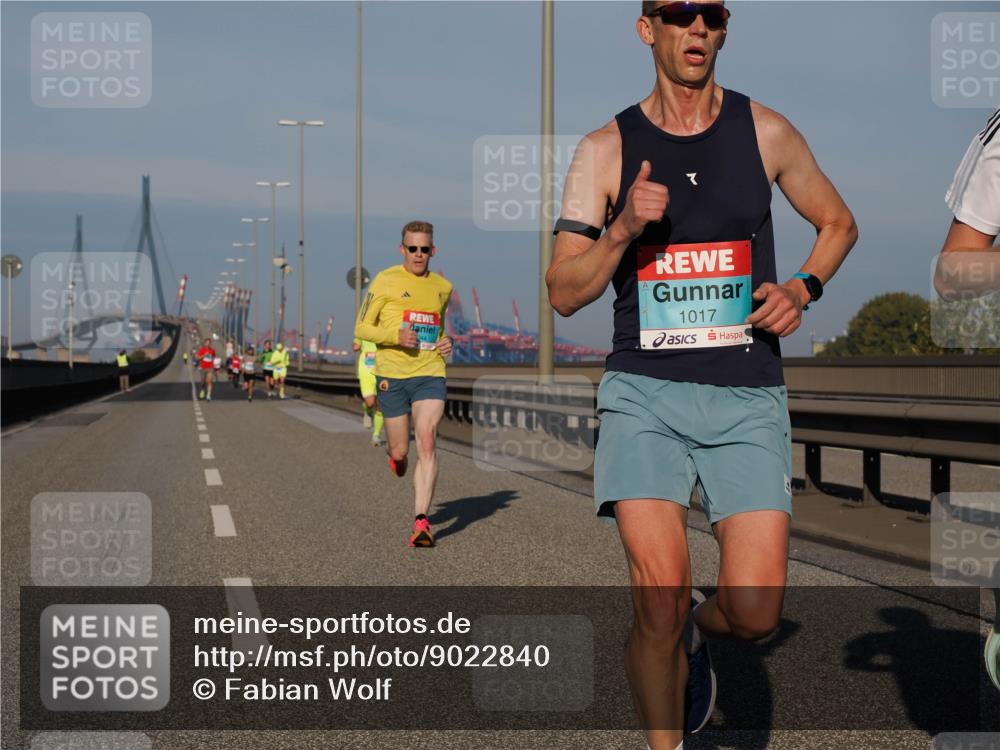 03.10.2025 - Köhlbrandbrückenlauf Fabian Wolf http://msf.ph/oto/9022840 03.10.2025 09:38:56 Position 3 1017 meine-sportfotos.de