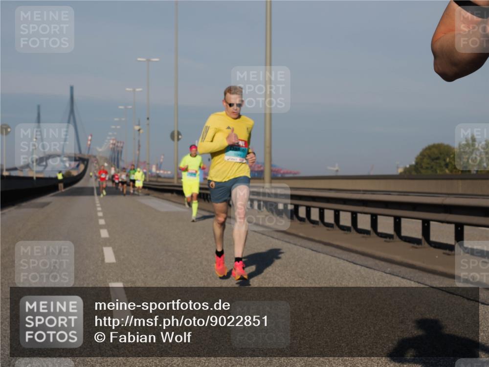 03.10.2025 - Köhlbrandbrückenlauf Fabian Wolf http://msf.ph/oto/9022851 03.10.2025 09:38:56 Position 3  meine-sportfotos.de