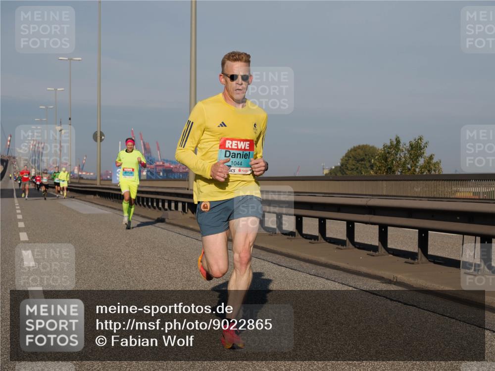 03.10.2025 - Köhlbrandbrückenlauf Fabian Wolf http://msf.ph/oto/9022865 03.10.2025 09:38:57 Position 3 1044 meine-sportfotos.de