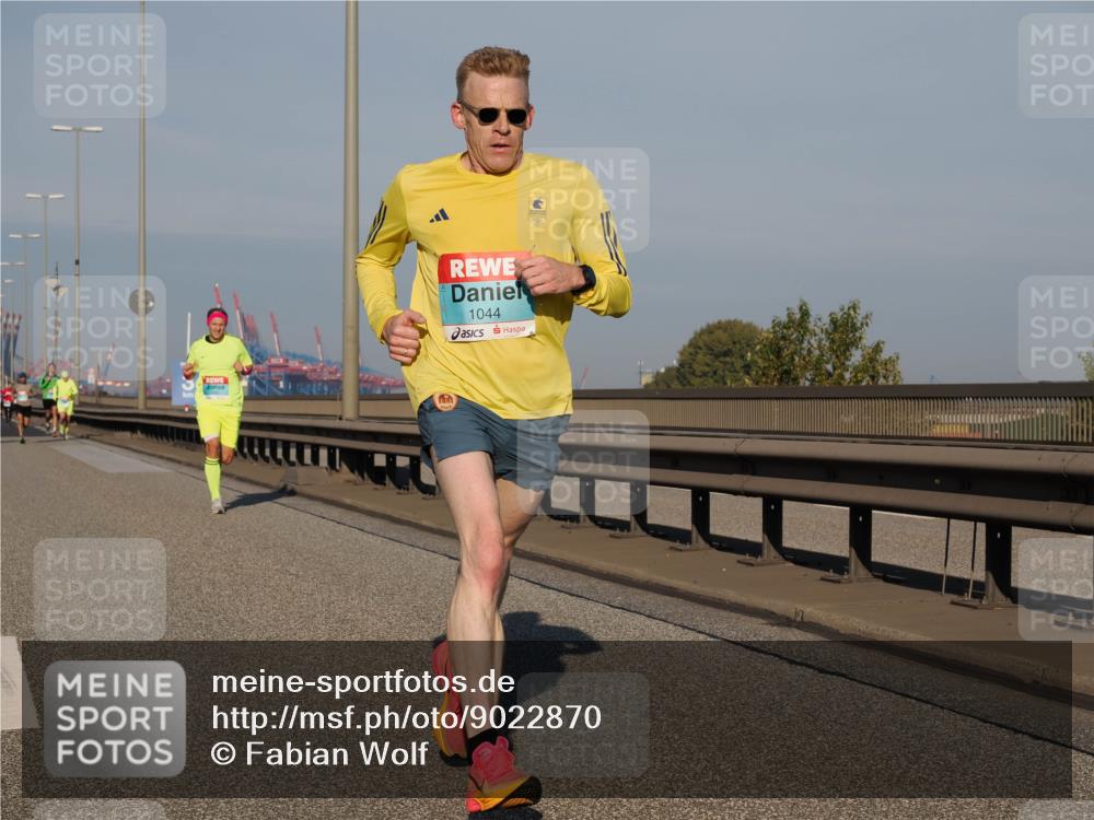 03.10.2025 - Köhlbrandbrückenlauf Fabian Wolf http://msf.ph/oto/9022870 03.10.2025 09:38:57 Position 3 1044 meine-sportfotos.de