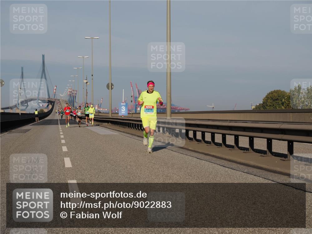 03.10.2025 - Köhlbrandbrückenlauf Fabian Wolf http://msf.ph/oto/9022883 03.10.2025 09:38:59 Position 3 3 meine-sportfotos.de