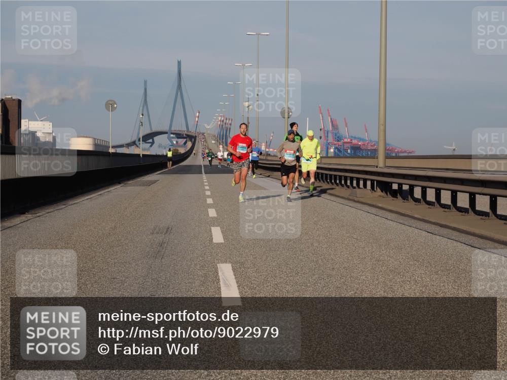 03.10.2025 - Köhlbrandbrückenlauf Fabian Wolf http://msf.ph/oto/9022979 03.10.2025 09:39:06 Position 3  meine-sportfotos.de
