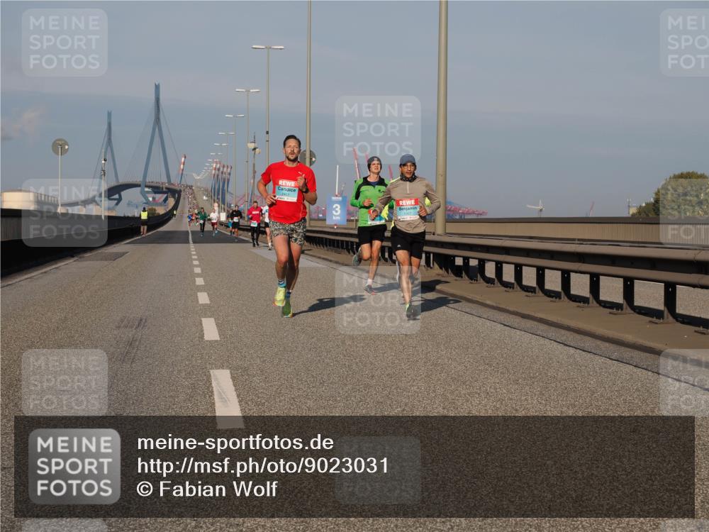 03.10.2025 - Köhlbrandbrückenlauf Fabian Wolf http://msf.ph/oto/9023031 03.10.2025 09:39:08 Position 3 2402, 3, 1007 meine-sportfotos.de
