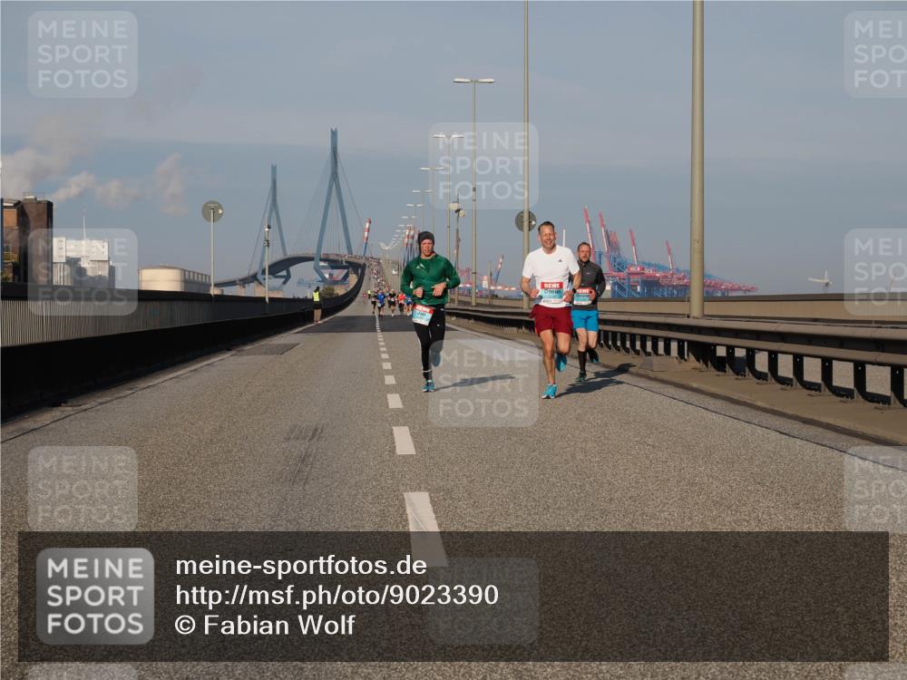 03.10.2025 - Köhlbrandbrückenlauf Fabian Wolf http://msf.ph/oto/9023390 03.10.2025 09:39:29 Position 3  meine-sportfotos.de