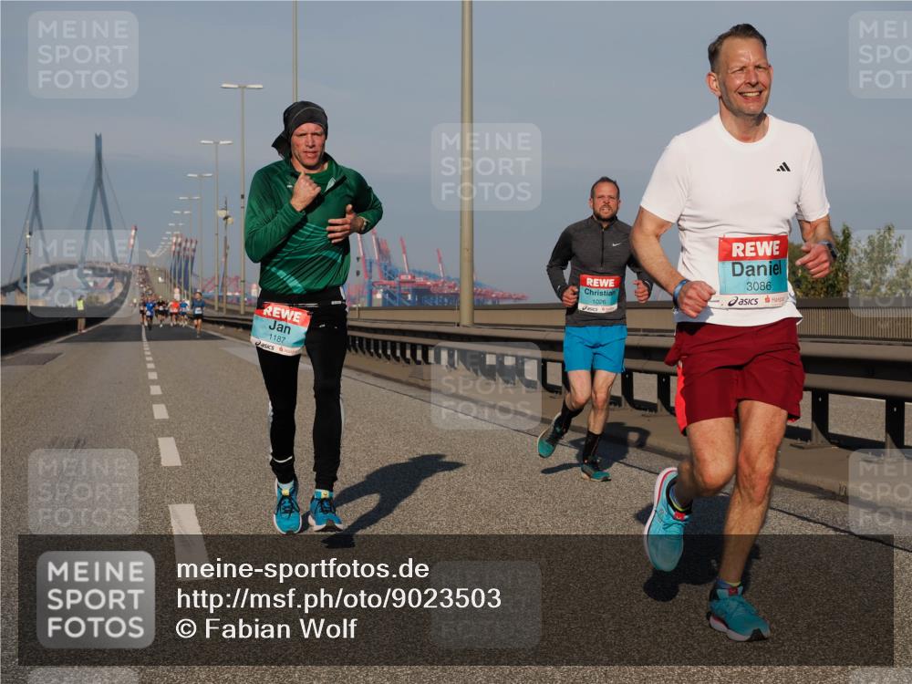 03.10.2025 - Köhlbrandbrückenlauf Fabian Wolf http://msf.ph/oto/9023503 03.10.2025 09:39:33 Position 3 1187, 1026, 3086 meine-sportfotos.de