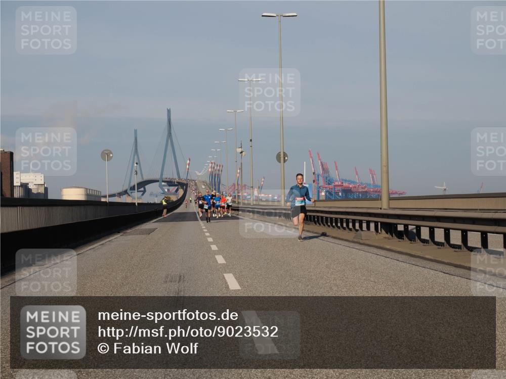 03.10.2025 - Köhlbrandbrückenlauf Fabian Wolf http://msf.ph/oto/9023532 03.10.2025 09:39:45 Position 3  meine-sportfotos.de
