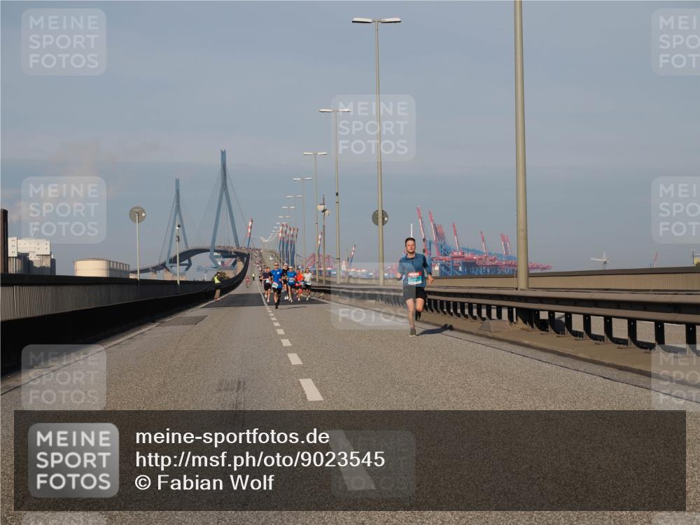 03.10.2025 - Köhlbrandbrückenlauf Fabian Wolf http://msf.ph/oto/9023545 03.10.2025 09:39:45 Position 3  meine-sportfotos.de