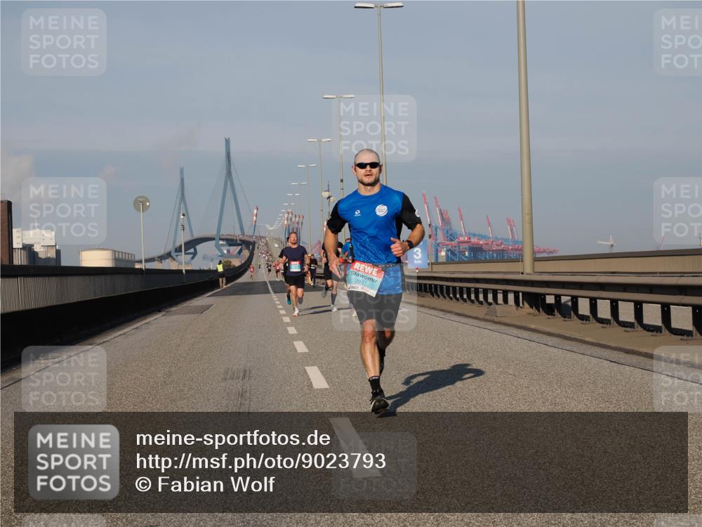 03.10.2025 - Köhlbrandbrückenlauf Fabian Wolf http://msf.ph/oto/9023793 03.10.2025 09:39:57 Position 3 2937 meine-sportfotos.de