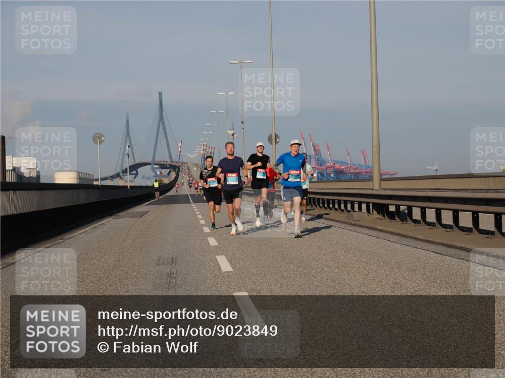 03.10.2025 - Köhlbrandbrückenlauf Fabian Wolf http://msf.ph/oto/9023849 03.10.2025 09:40:00 Position 3  meine-sportfotos.de