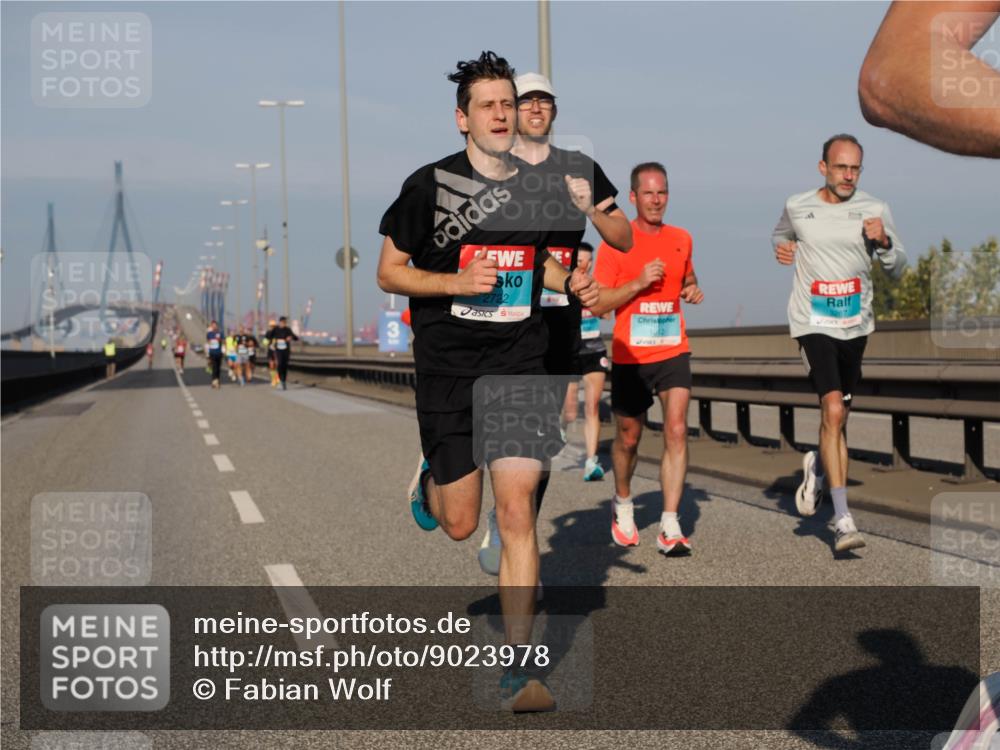 03.10.2025 - Köhlbrandbrückenlauf Fabian Wolf http://msf.ph/oto/9023978 03.10.2025 09:40:05 Position 3 3, 2722 meine-sportfotos.de