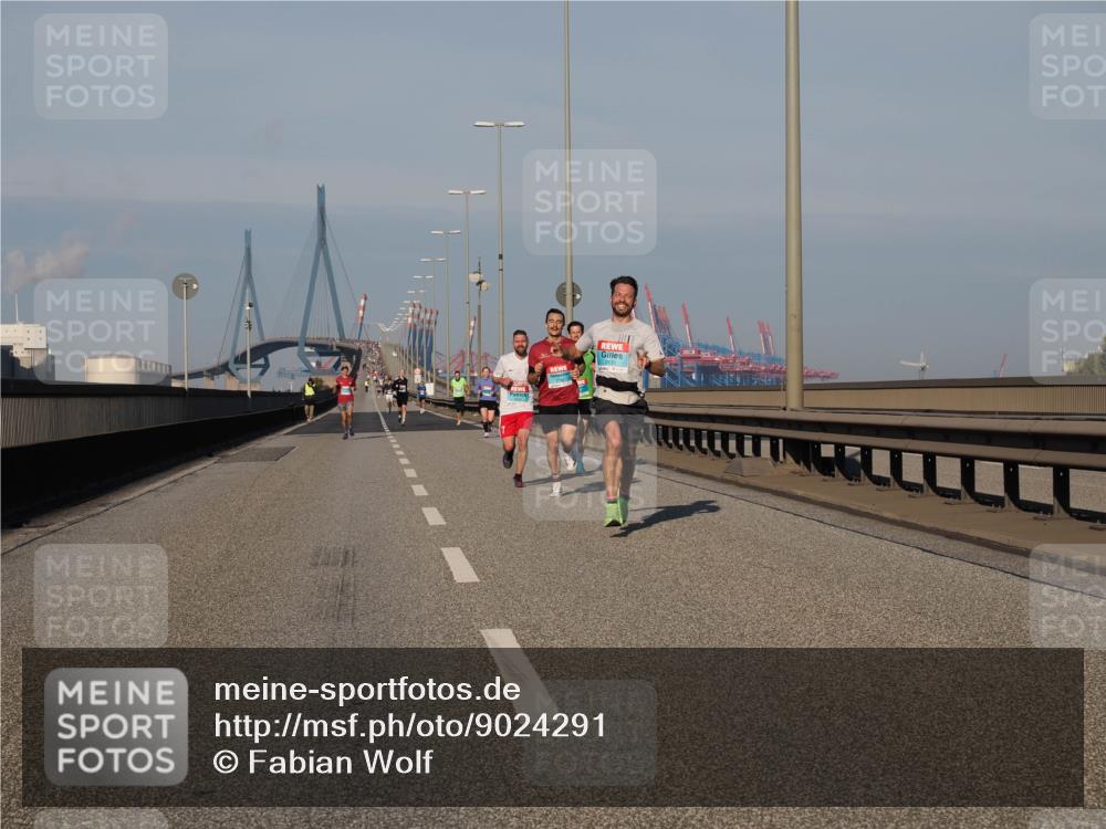 03.10.2025 - Köhlbrandbrückenlauf Fabian Wolf http://msf.ph/oto/9024291 03.10.2025 09:40:27 Position 3  meine-sportfotos.de