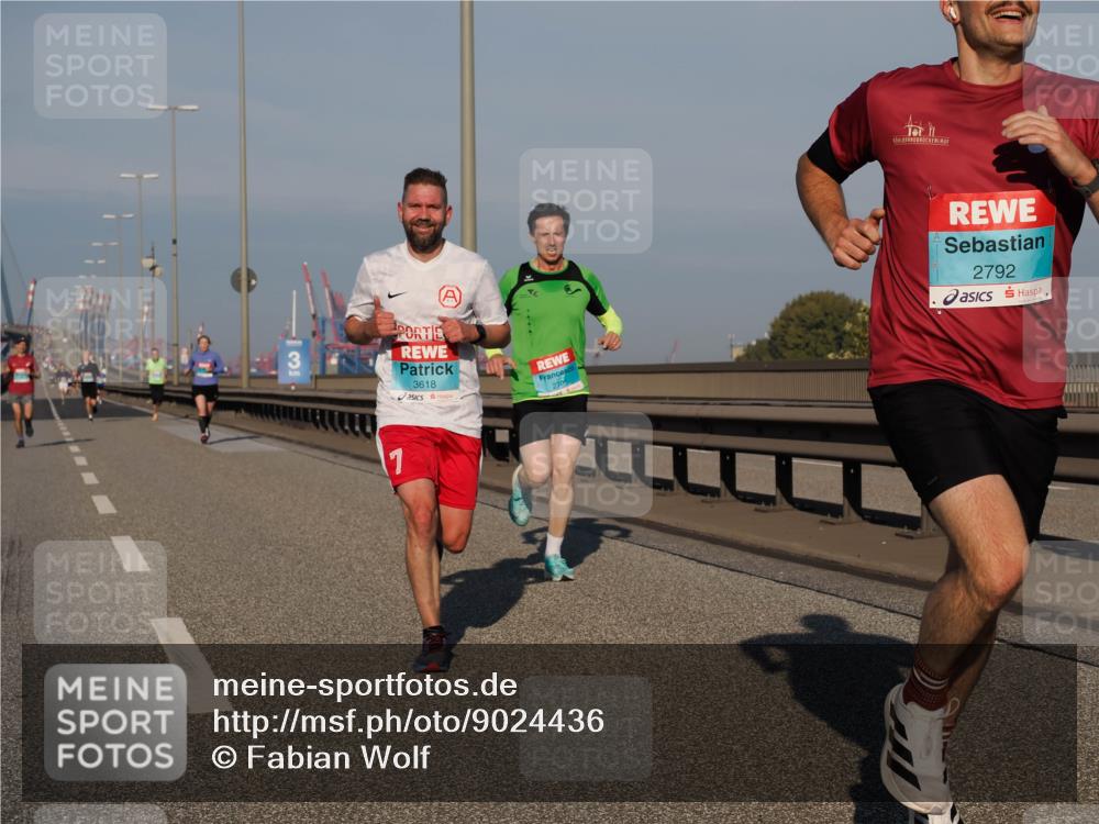 03.10.2025 - Köhlbrandbrückenlauf Fabian Wolf http://msf.ph/oto/9024436 03.10.2025 09:40:32 Position 3 3, 3618, 2792 meine-sportfotos.de