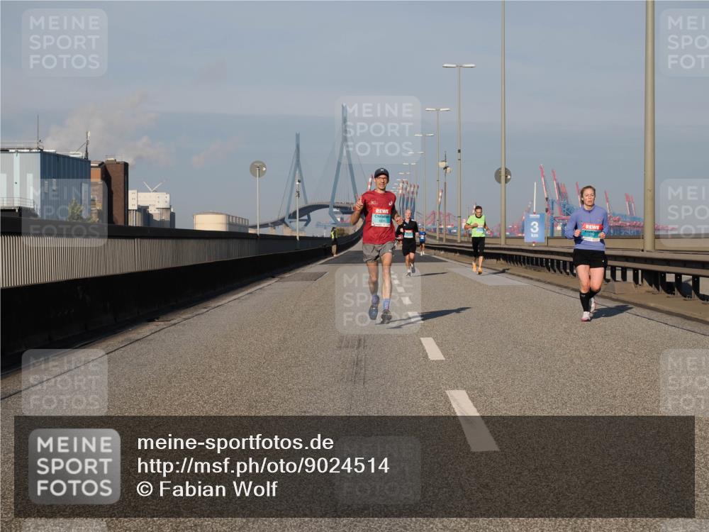 03.10.2025 - Köhlbrandbrückenlauf Fabian Wolf http://msf.ph/oto/9024514 03.10.2025 09:40:37 Position 3  meine-sportfotos.de