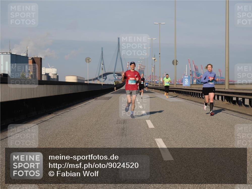 03.10.2025 - Köhlbrandbrückenlauf Fabian Wolf http://msf.ph/oto/9024520 03.10.2025 09:40:38 Position 3 1035 meine-sportfotos.de