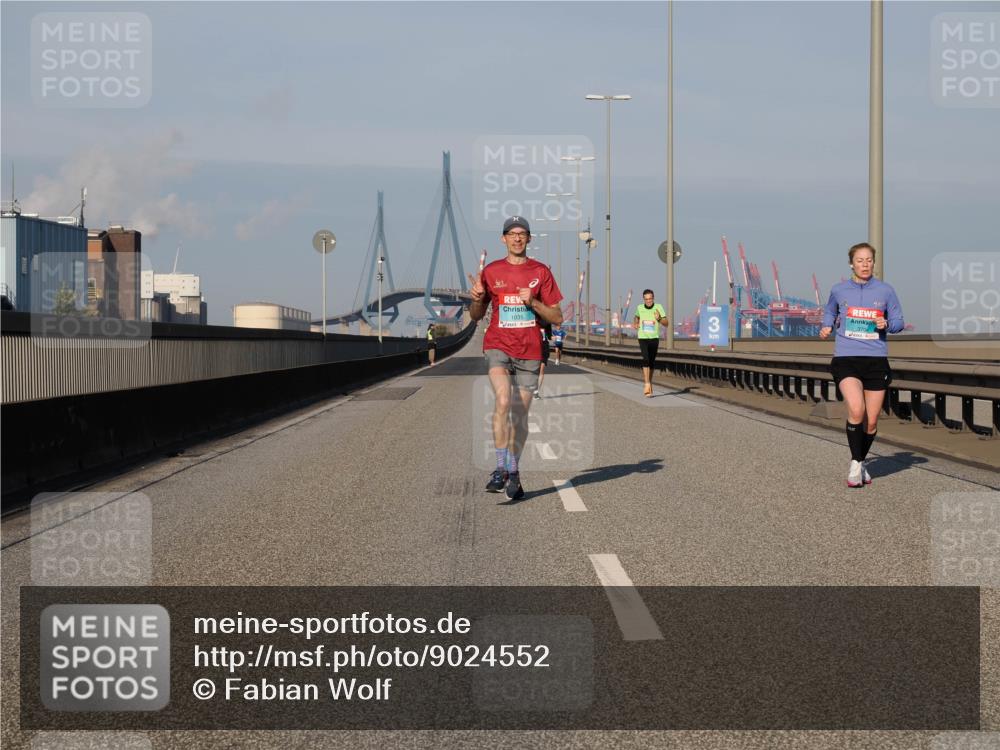03.10.2025 - Köhlbrandbrückenlauf Fabian Wolf http://msf.ph/oto/9024552 03.10.2025 09:40:38 Position 3 1035, 370 meine-sportfotos.de