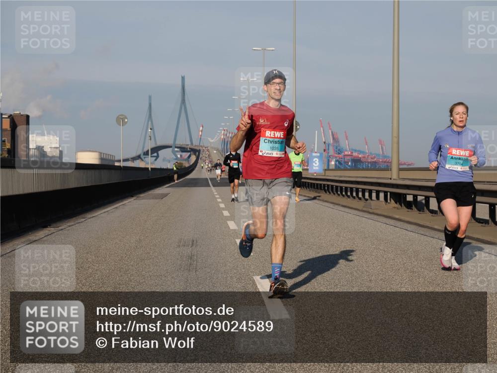 03.10.2025 - Köhlbrandbrückenlauf Fabian Wolf http://msf.ph/oto/9024589 03.10.2025 09:40:40 Position 3 1035, 3, 3704 meine-sportfotos.de