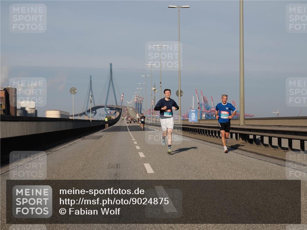 03.10.2025 - Köhlbrandbrückenlauf Fabian Wolf http://msf.ph/oto/9024875 03.10.2025 09:40:58 Position 3 3 meine-sportfotos.de