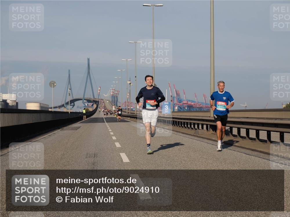03.10.2025 - Köhlbrandbrückenlauf Fabian Wolf http://msf.ph/oto/9024910 03.10.2025 09:40:59 Position 3 3 meine-sportfotos.de