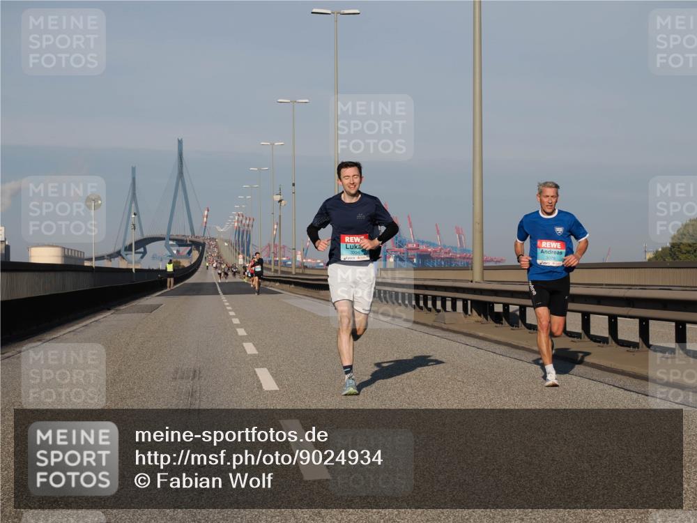 03.10.2025 - Köhlbrandbrückenlauf Fabian Wolf http://msf.ph/oto/9024934 03.10.2025 09:41:00 Position 3 3078 meine-sportfotos.de