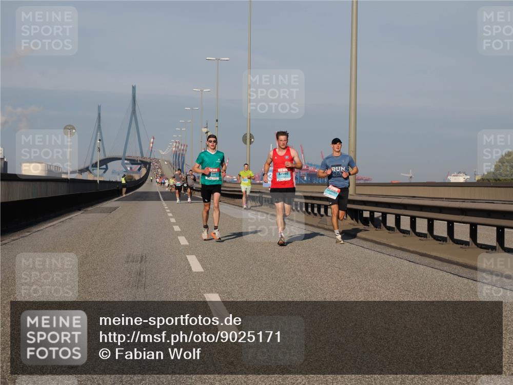 03.10.2025 - Köhlbrandbrückenlauf Fabian Wolf http://msf.ph/oto/9025171 03.10.2025 09:41:23 Position 3  meine-sportfotos.de