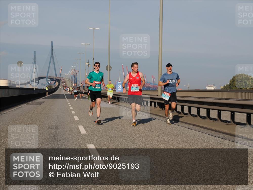 03.10.2025 - Köhlbrandbrückenlauf Fabian Wolf http://msf.ph/oto/9025193 03.10.2025 09:41:23 Position 3 3 meine-sportfotos.de