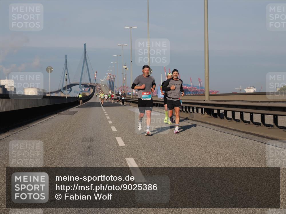 03.10.2025 - Köhlbrandbrückenlauf Fabian Wolf http://msf.ph/oto/9025386 03.10.2025 09:41:34 Position 3  meine-sportfotos.de