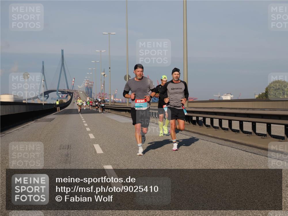 03.10.2025 - Köhlbrandbrückenlauf Fabian Wolf http://msf.ph/oto/9025410 03.10.2025 09:41:35 Position 3 3785 meine-sportfotos.de